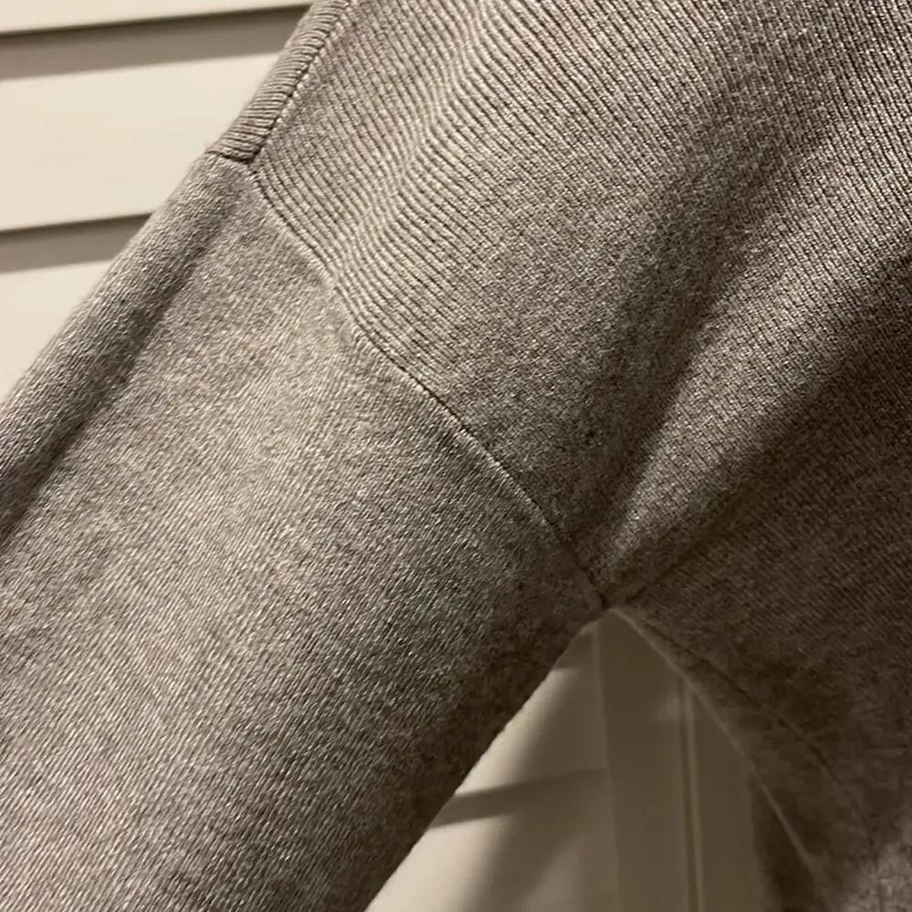 Wayf NWT Heather Charcoal Sweater